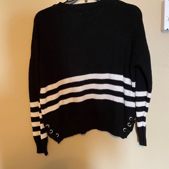 Sweater - Picture 2 of 2